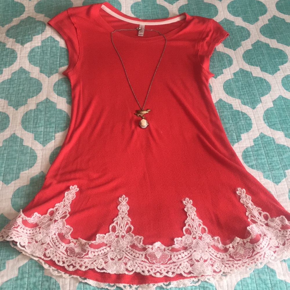 Lace detailed xhiliration top